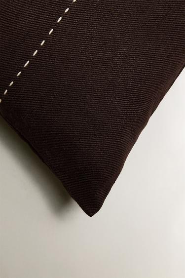 HOUSSE DE COUSSIN SURPIQÛRE - Marron foncé de Zara - Image 1