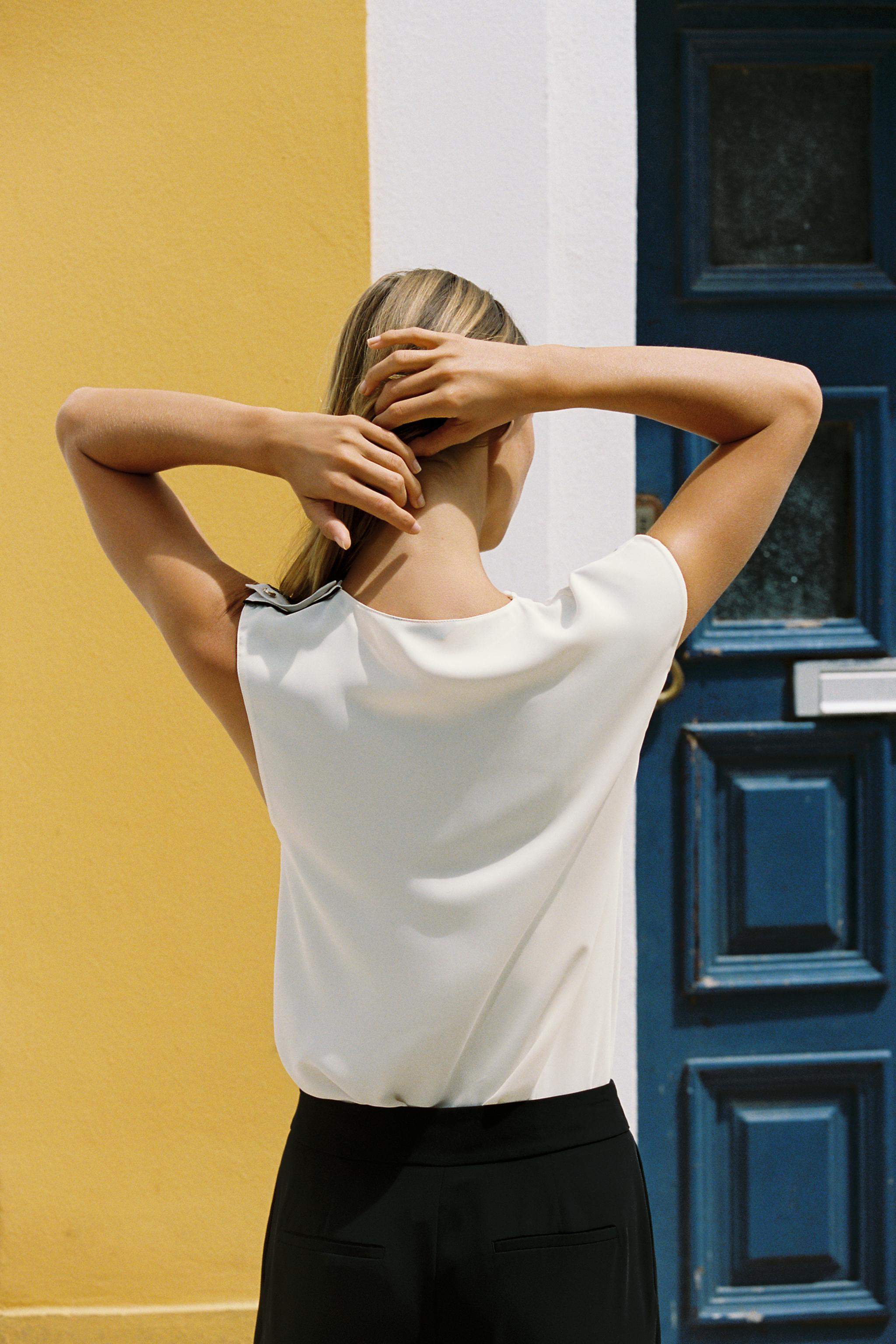 BLOUSE BOUTONS ÉPAULE
