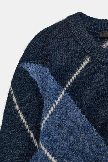 PULL EN MAILLE À LOSANGES - Bleu marine de Zara - Image 8