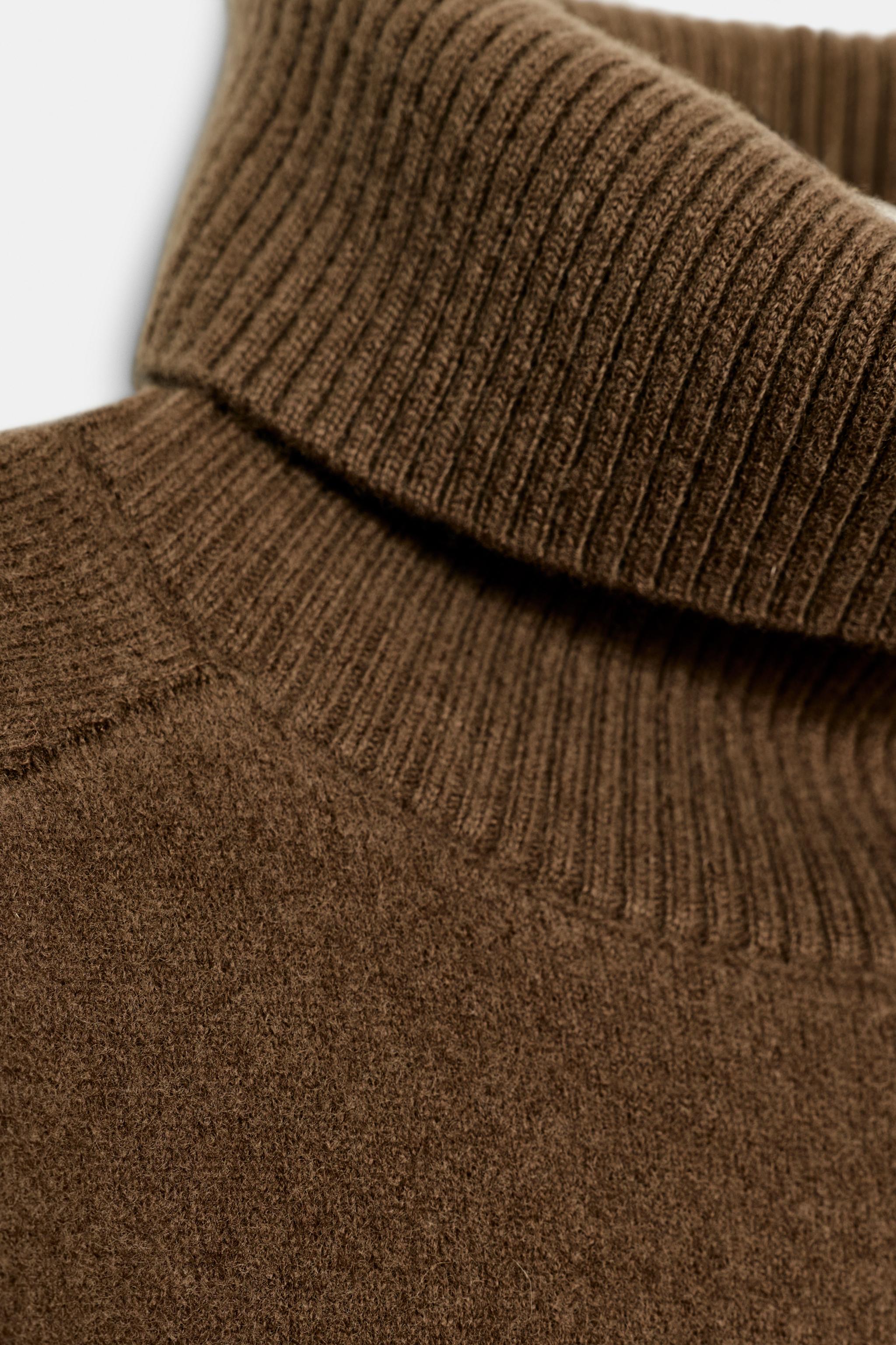 95% WOOL HIGH COLLAR JUMPER