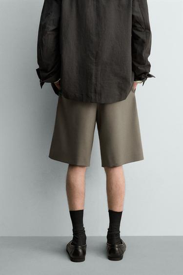 SHORT 100% LAINE À PINCES - Vert moyen de Zara - Image 2