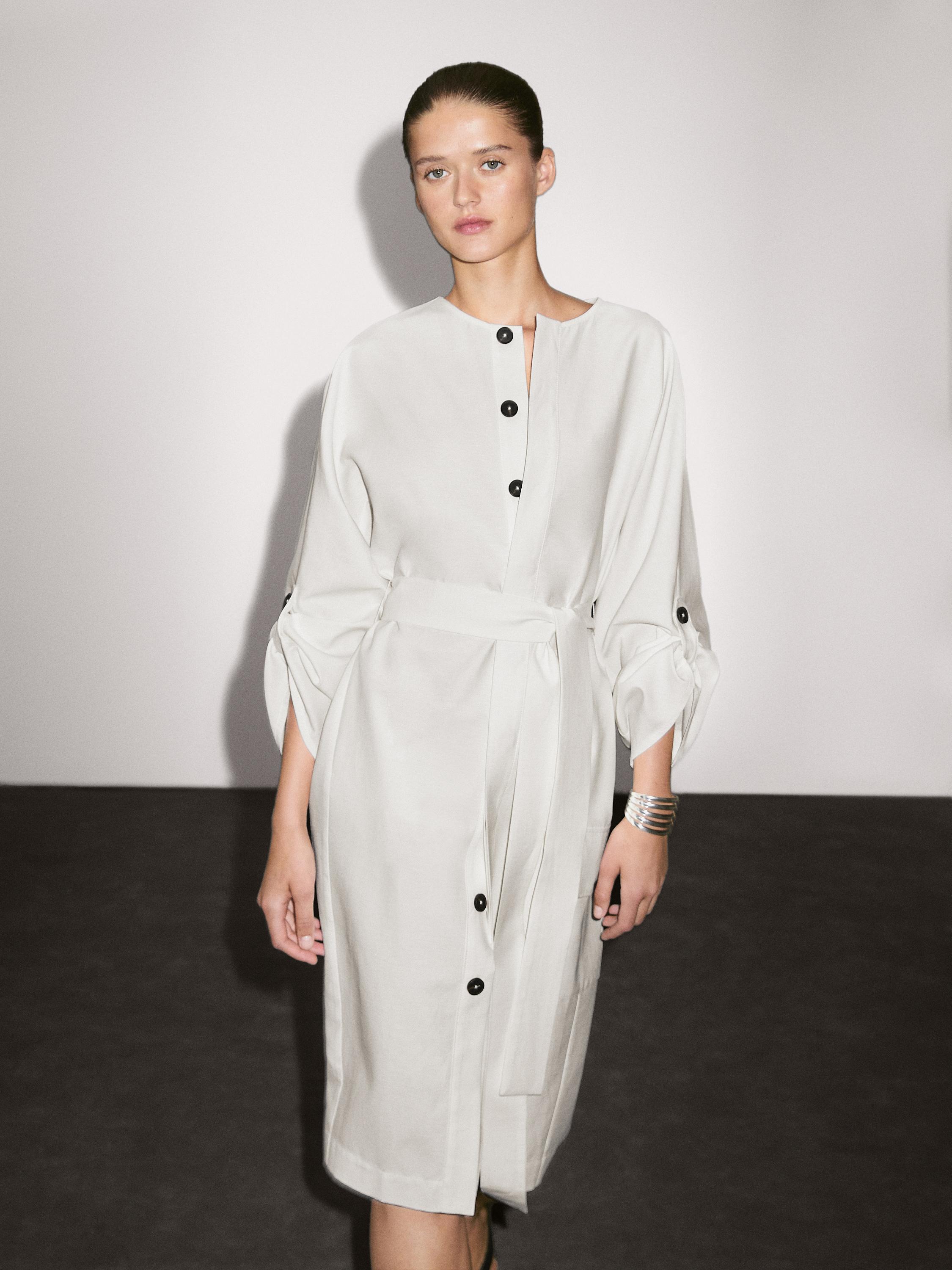 Shirt dress with contrast buttons