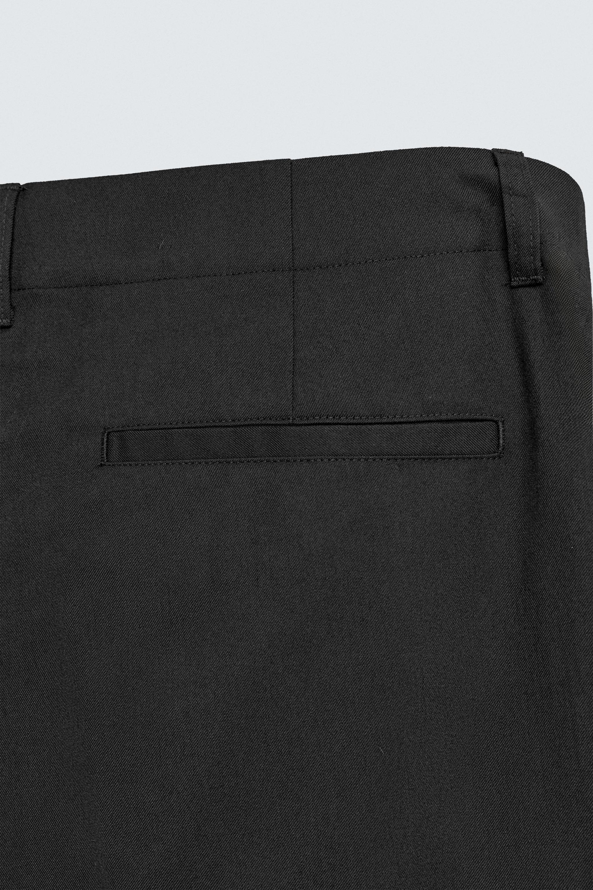 PLEATED STRAIGHT FIT PANTS