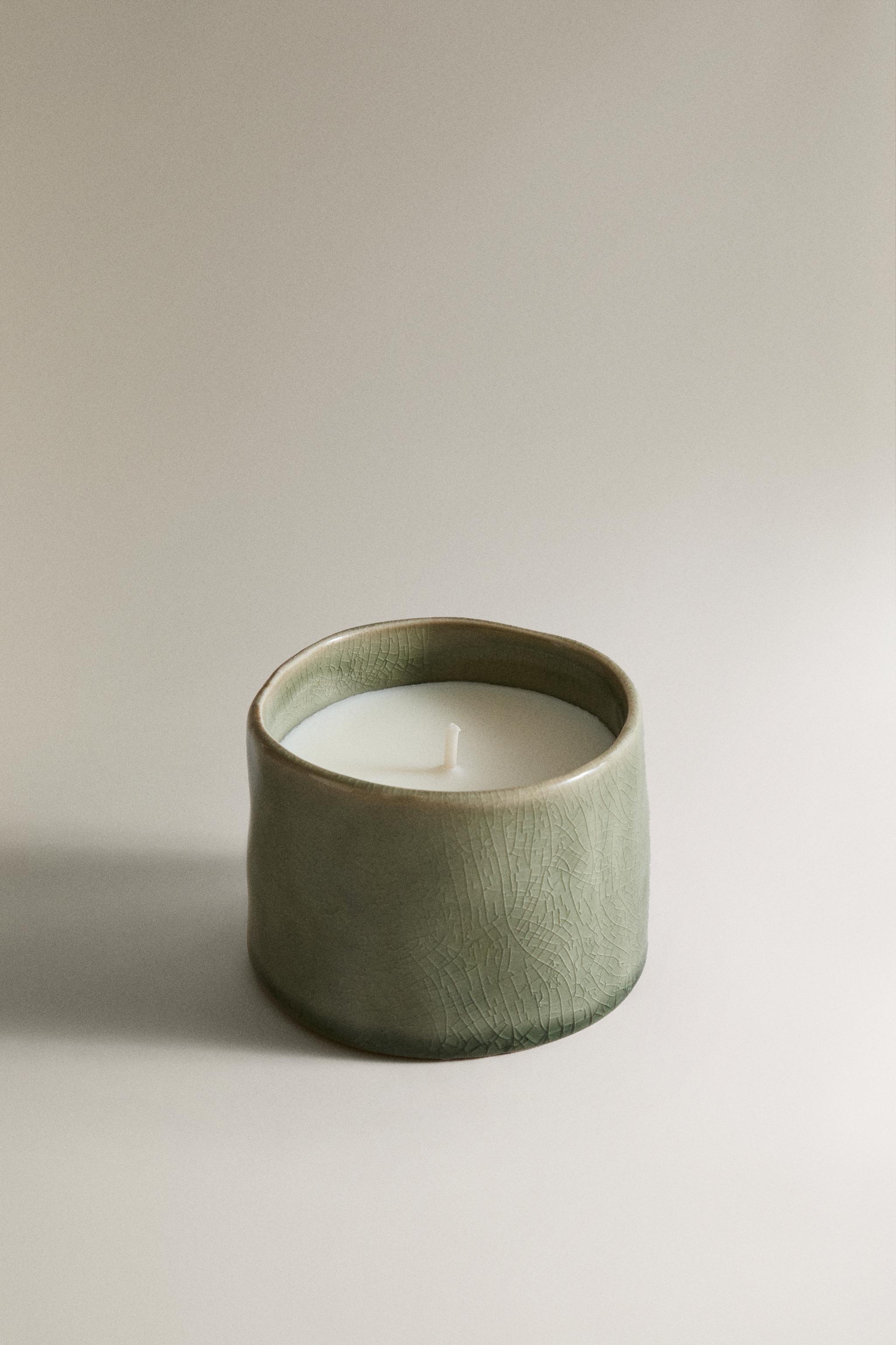 (150 G) PURE GARDENIA SCENTED CANDLE — white