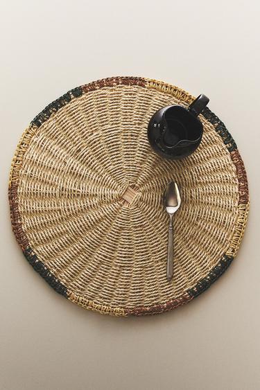 TISCHSET AUS GEFLOCHTENEM RATTAN - Hellbeige von Zara