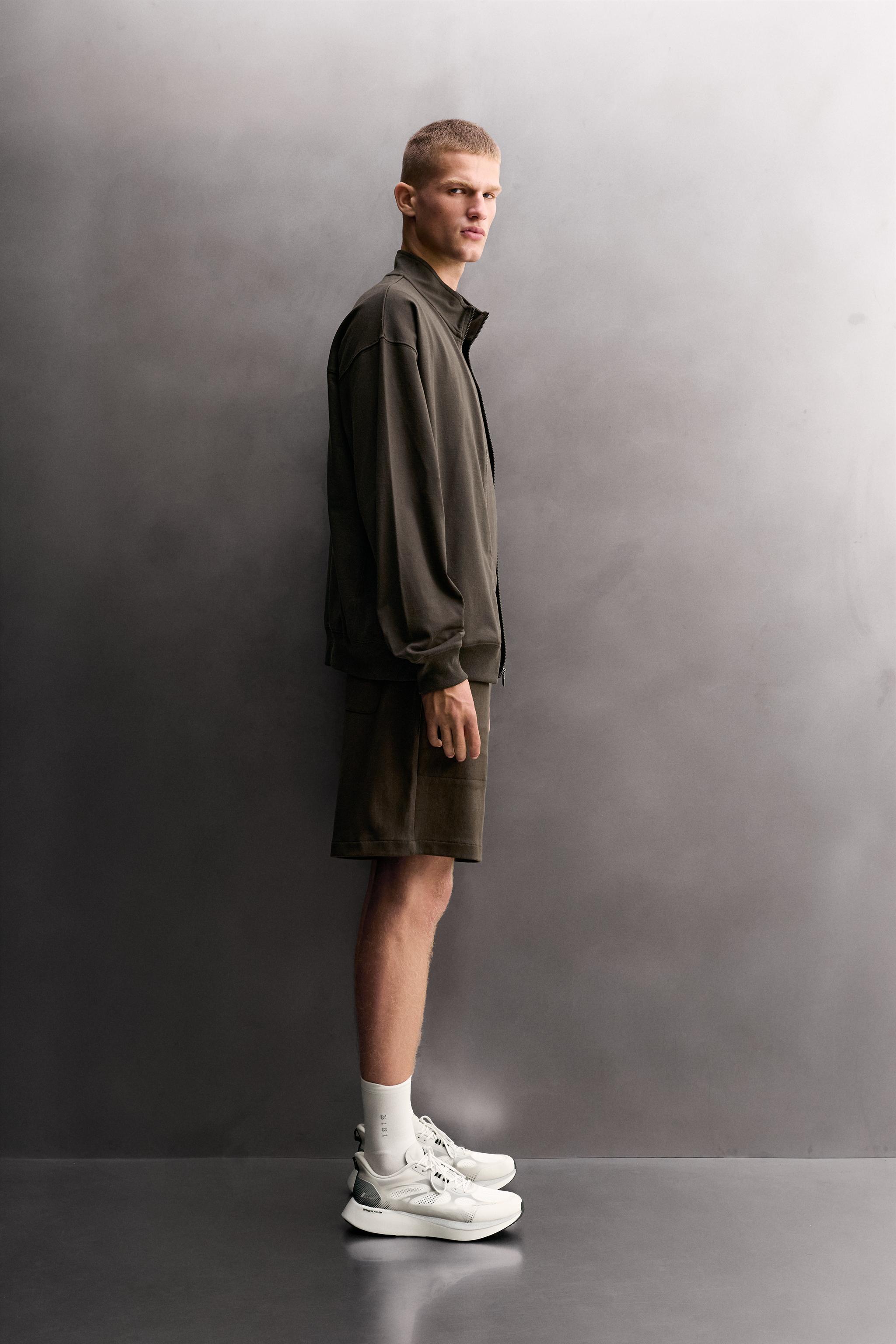 RELAXED FIT ZIP-UP SWEATSHIRT