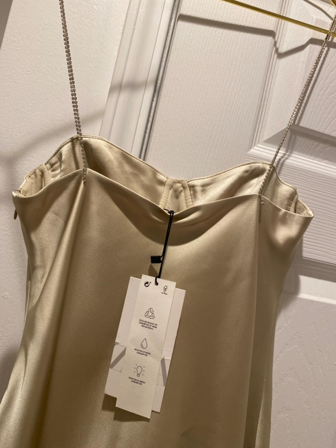 VESTIDO SATINADO TIRANTES JOYA - Image 4