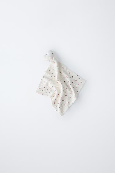 TEXTURED HEART COMFORTER - Ecru by Zara