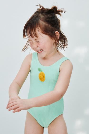 2-6 ЛЕТ/ЦЕЛЬНЫЙ КУПАЛЬНИК «ЛИМОН» КРЮЧКОМ — СВЕТЛО-ЗЕЛЕНЫЙ от Zara
