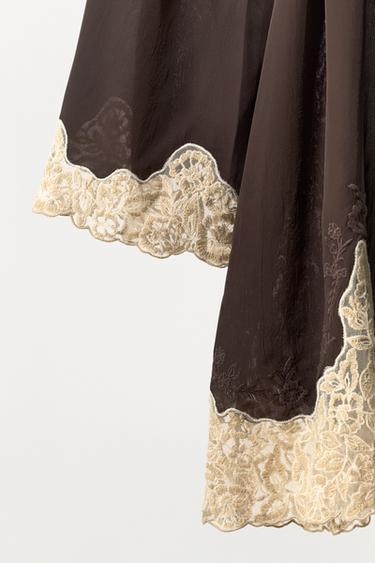 ROBE DE CHAMBRE EN VISCOSE 100% BRODÉE DENTELLE - Marron foncé de Zara - Image 4