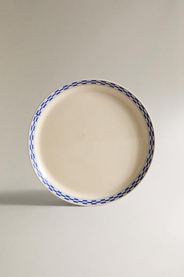 CERAMIC DINNER PLATE WITH CHECKED EDGE - خَام الخاص بـ Zara