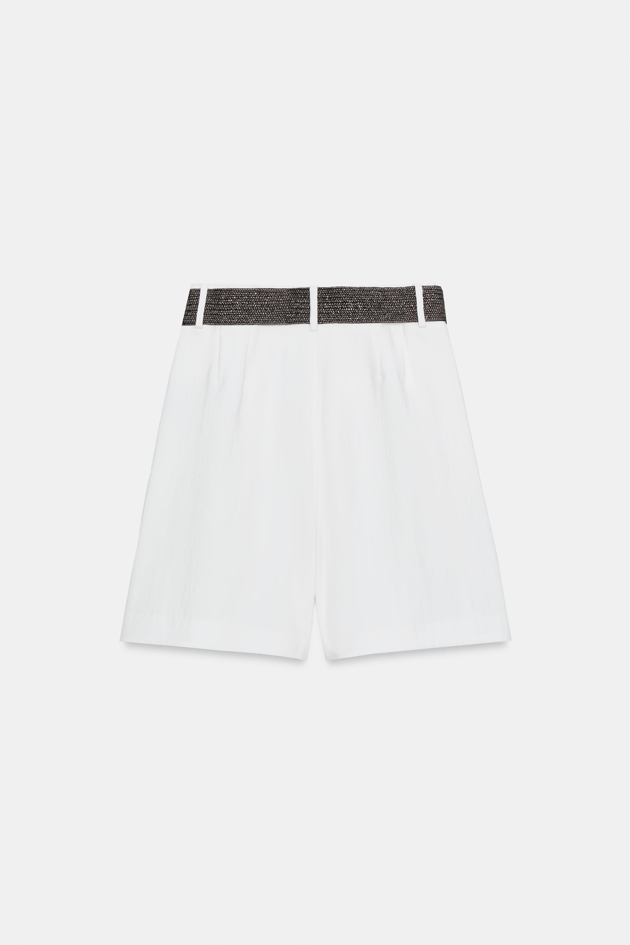 BERMUDA À PINCES ET CEINTURE