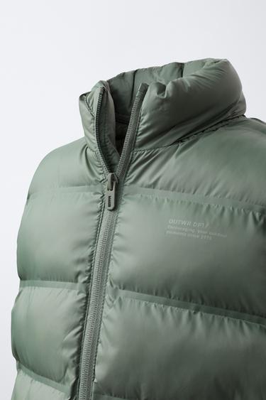 DOUDOUNE SANS MANCHES LÉGÈRE À CAPUCHE DÉPERLANTE - Kaki clair de Zara - Image 3