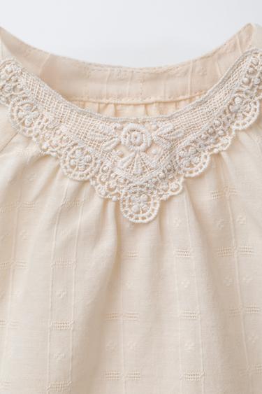 BLOUSE BRODERIES ET DENTELLE - Écru de Zara - Image 4