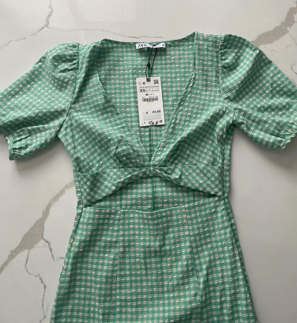GREEN PUFF SLEEVES MIDI CUTOUT DRESS - Image 6