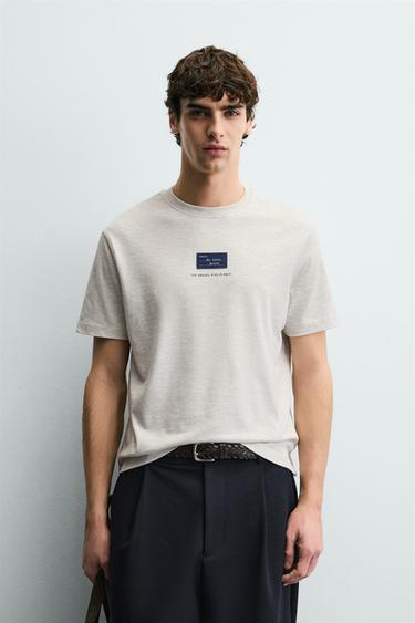 ФУТБОЛКА С КОНТРАСТНЫМ ПРИНТОМ — СЕРЫЙ С МЕЛАНЖЕВЫМ ЭФФЕКТОМ от Zara