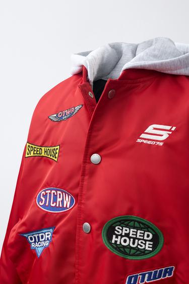 CAÇADORA BOMBER AMB PEGATS I CAPUTXA DESMUNTABLE - Vermell de Zara