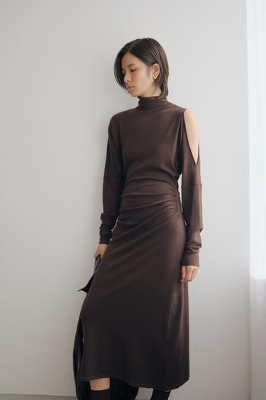 カットアウトニットミディ丈ワンピースブラウンZaraのカットアウトニットミディ丈ワンピース - ブラウン 