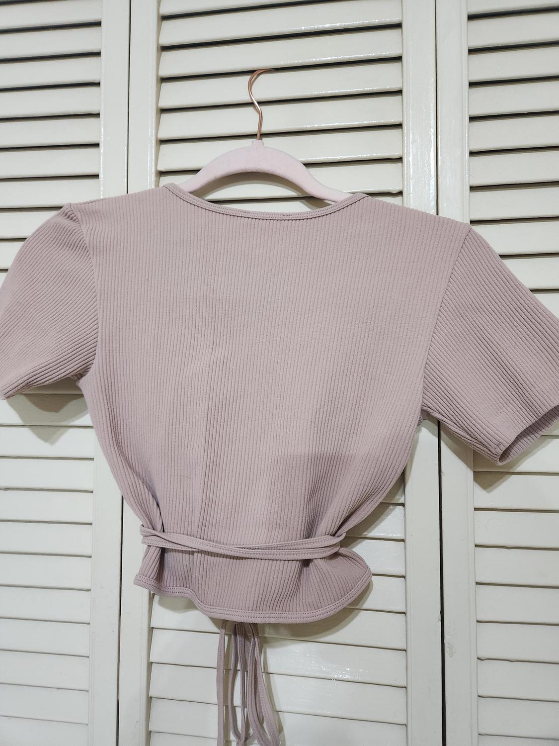 SEAMLESS WRAP TOP - Image 3