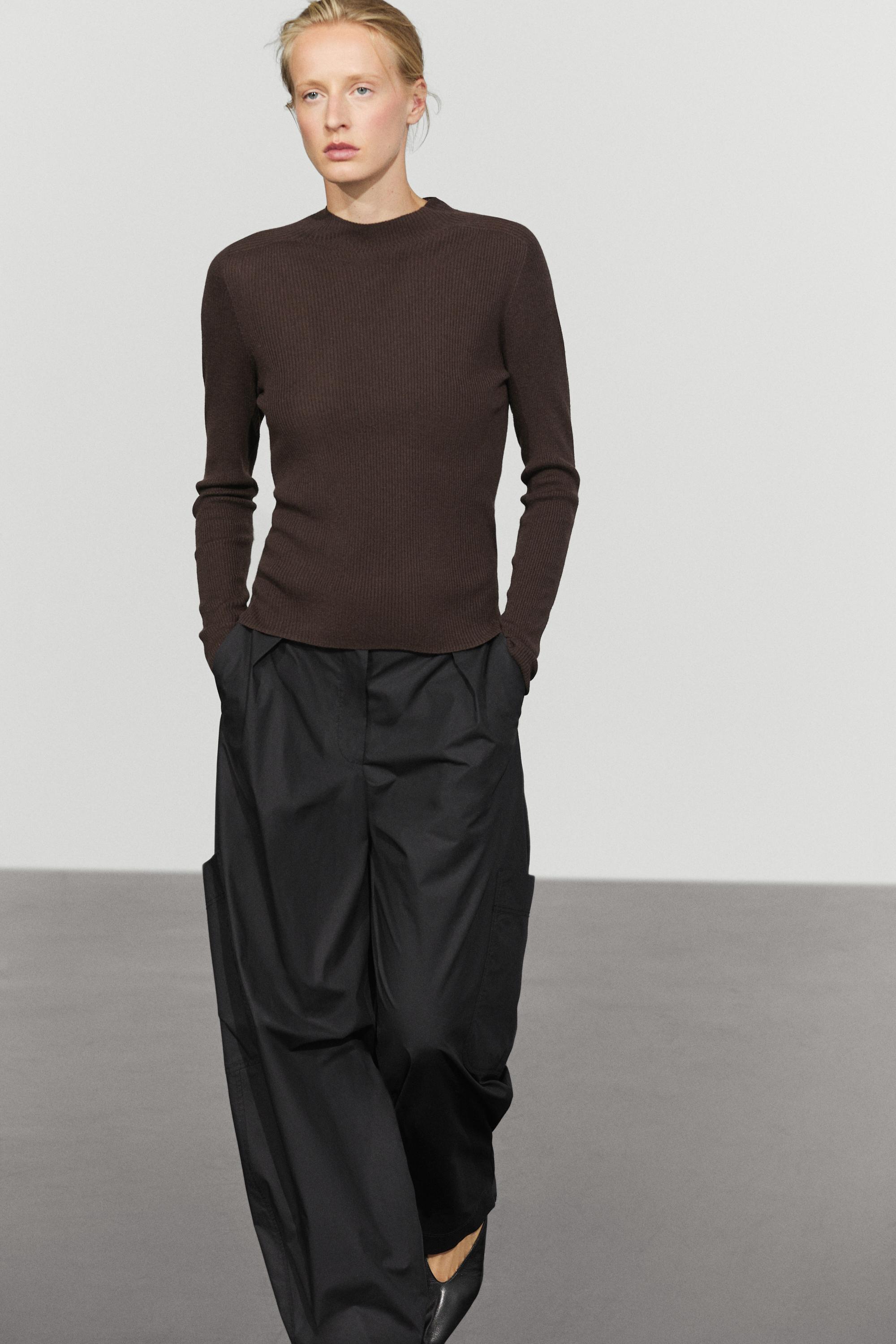 Ribbed knit mock turtleneck sweater — Mink marl