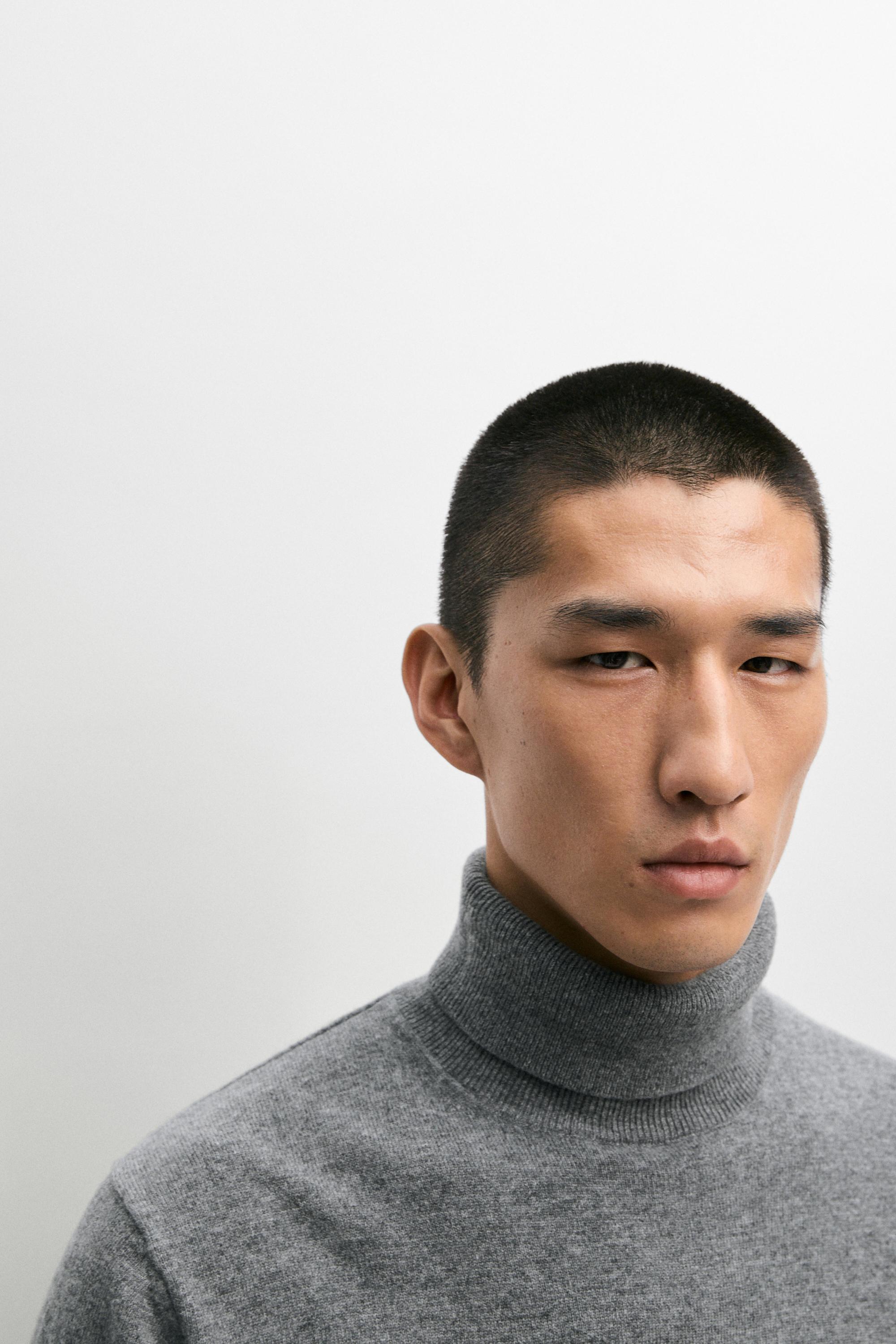 100% wool knit turtleneck sweater