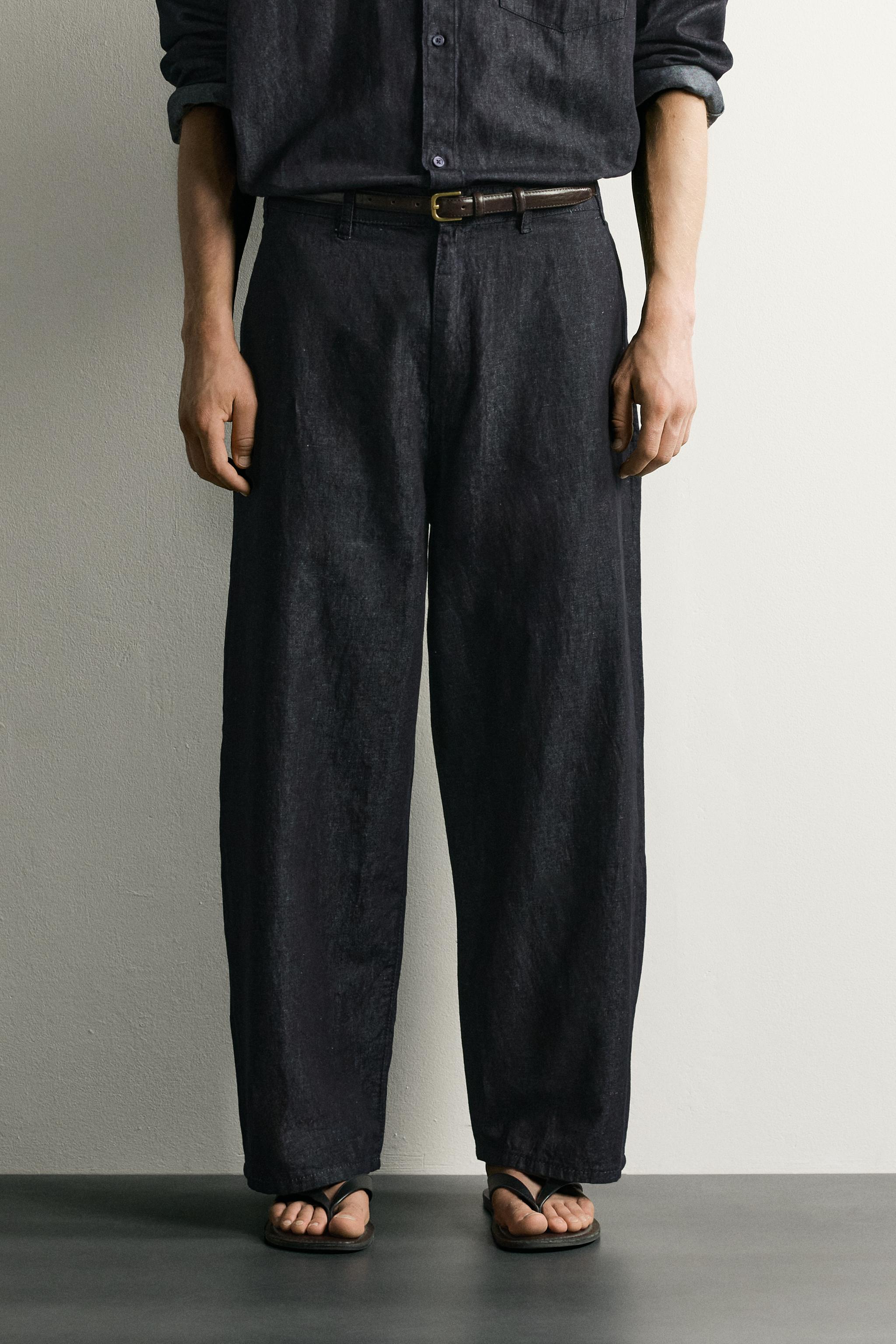 Мужские джинсы Zara LIGHTWEIGHT COTTON-LINEN DENIM CHINO PANTS — фото 2