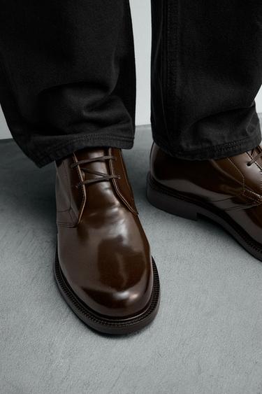 BOTTINES EN CUIR BRILLANT - Marron de Zara - Image 2