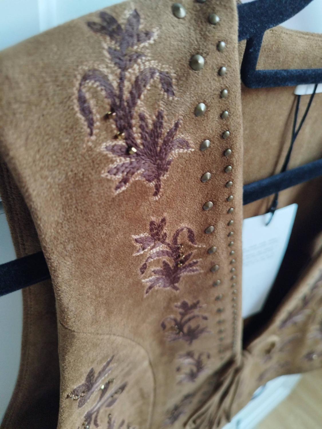 FAUX SUEDE WAISTCOAT WITH BEADED EMBROIDERY - Image 3