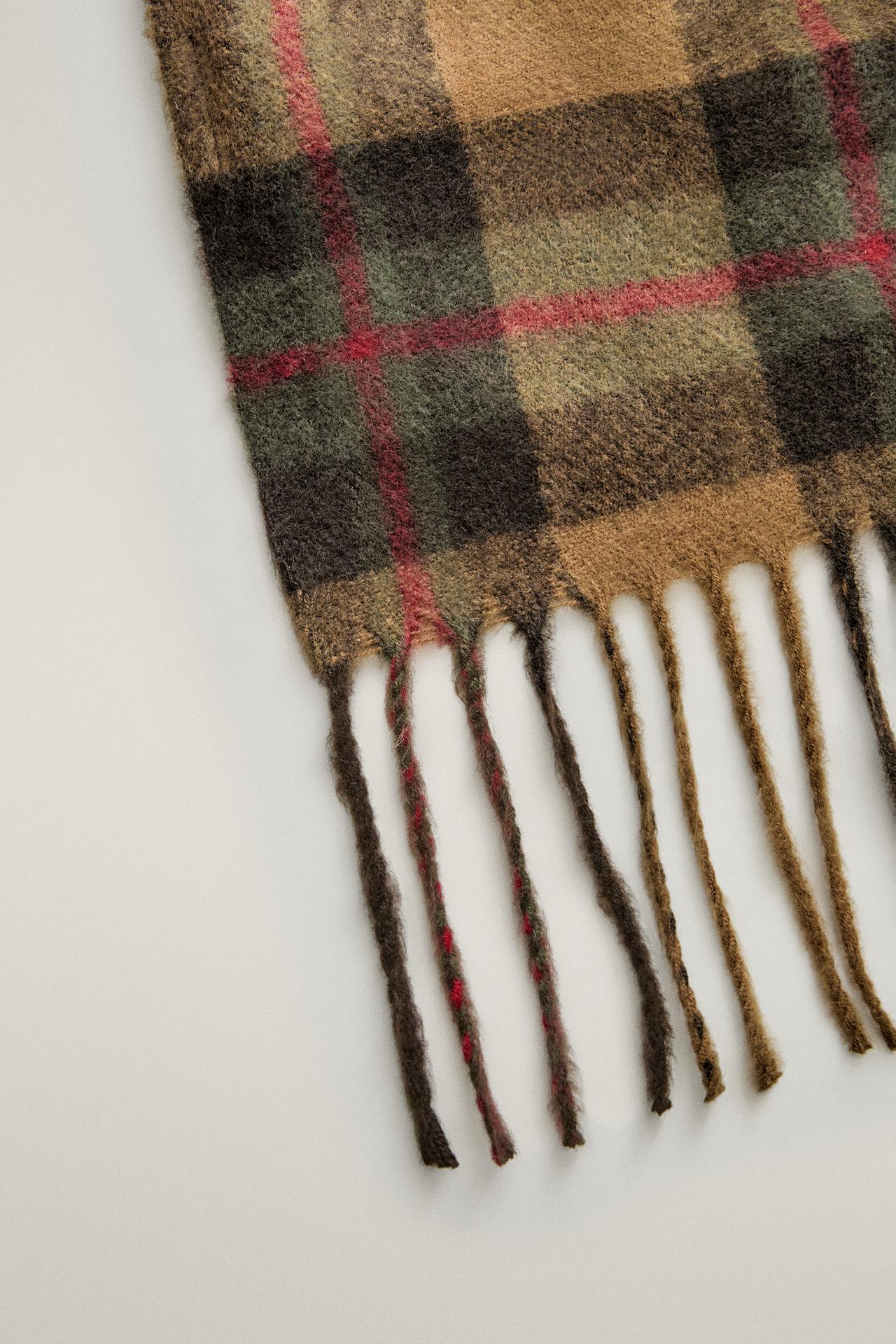 CHRISTMAS CHECK BLANKET WITH FRINGE — Sand