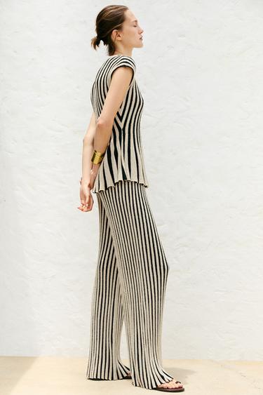 PANTALON EN MAILLE COUPÉ RAYURES - Écru / Noir de Zara - Image 2