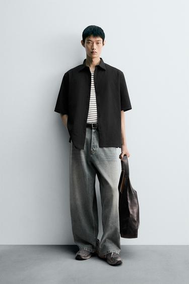 シアサッカー地シャツブラックZaraのシアサッカー地シャツ - ブラック