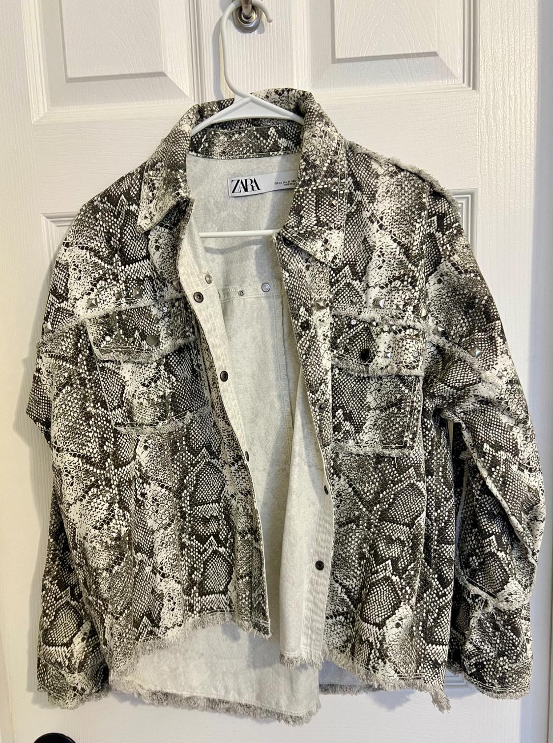 STUDDED ANIMAL PRINT JACKET