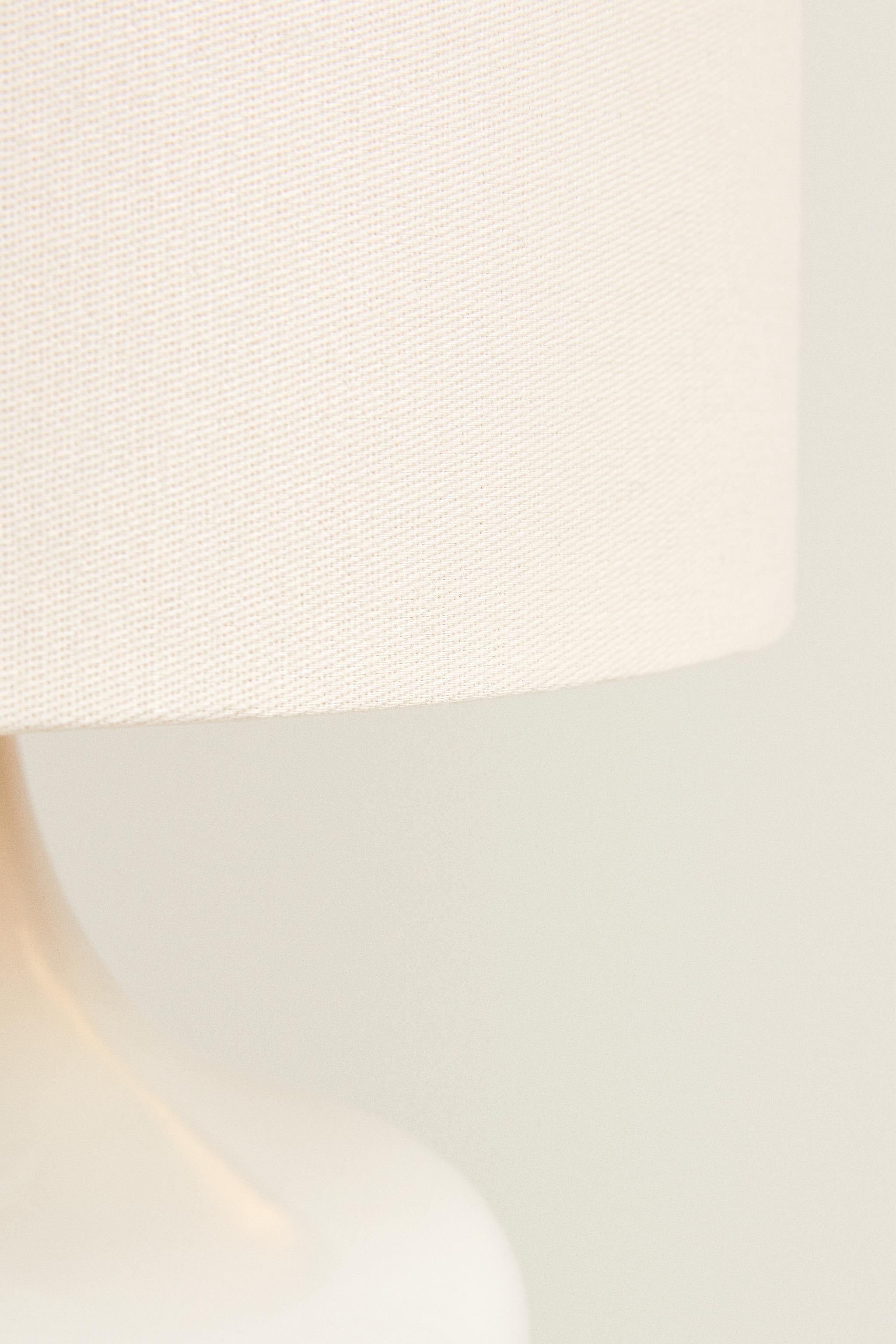 CERAMIC BASE TABLE LAMP
