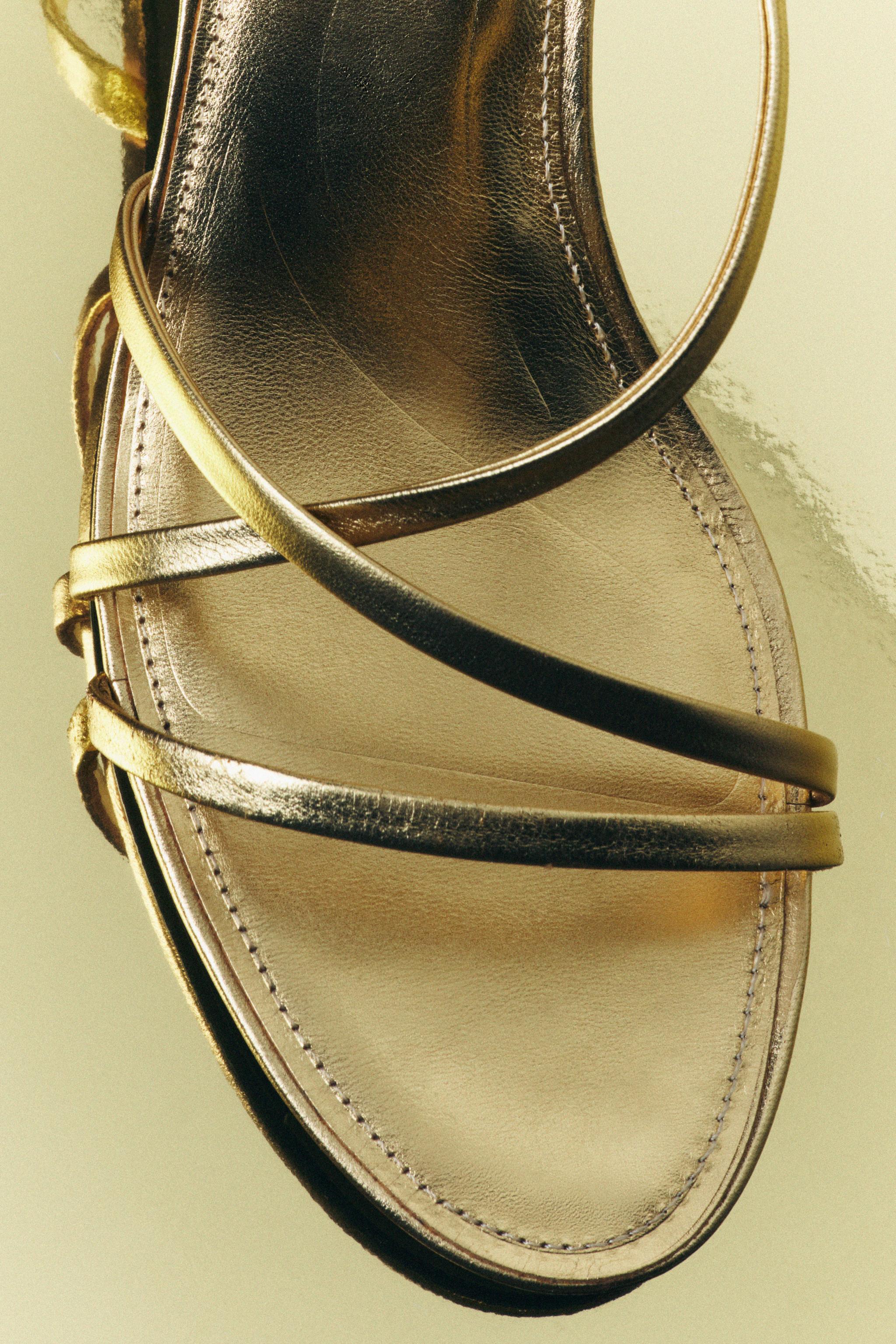 ☆ドイツ発*ZARA*新作*本革キトゥンヒールサンダル/GOLD☆ レザーキトゥンヒールサンダル - ゴールド | ZARA Japan / 日本