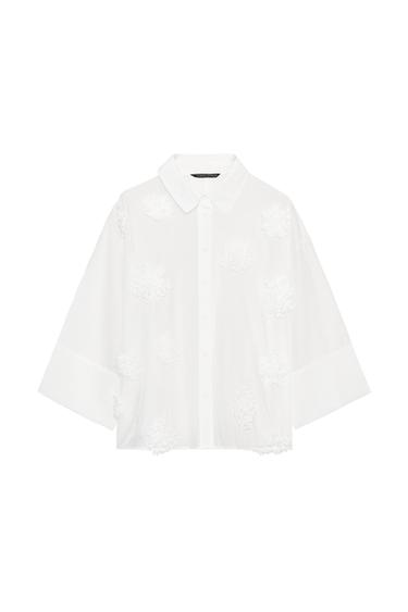 エンボス花柄フルイドシャツホワイトZaraのエンボス花柄フルイドシャツ - ホワイト 