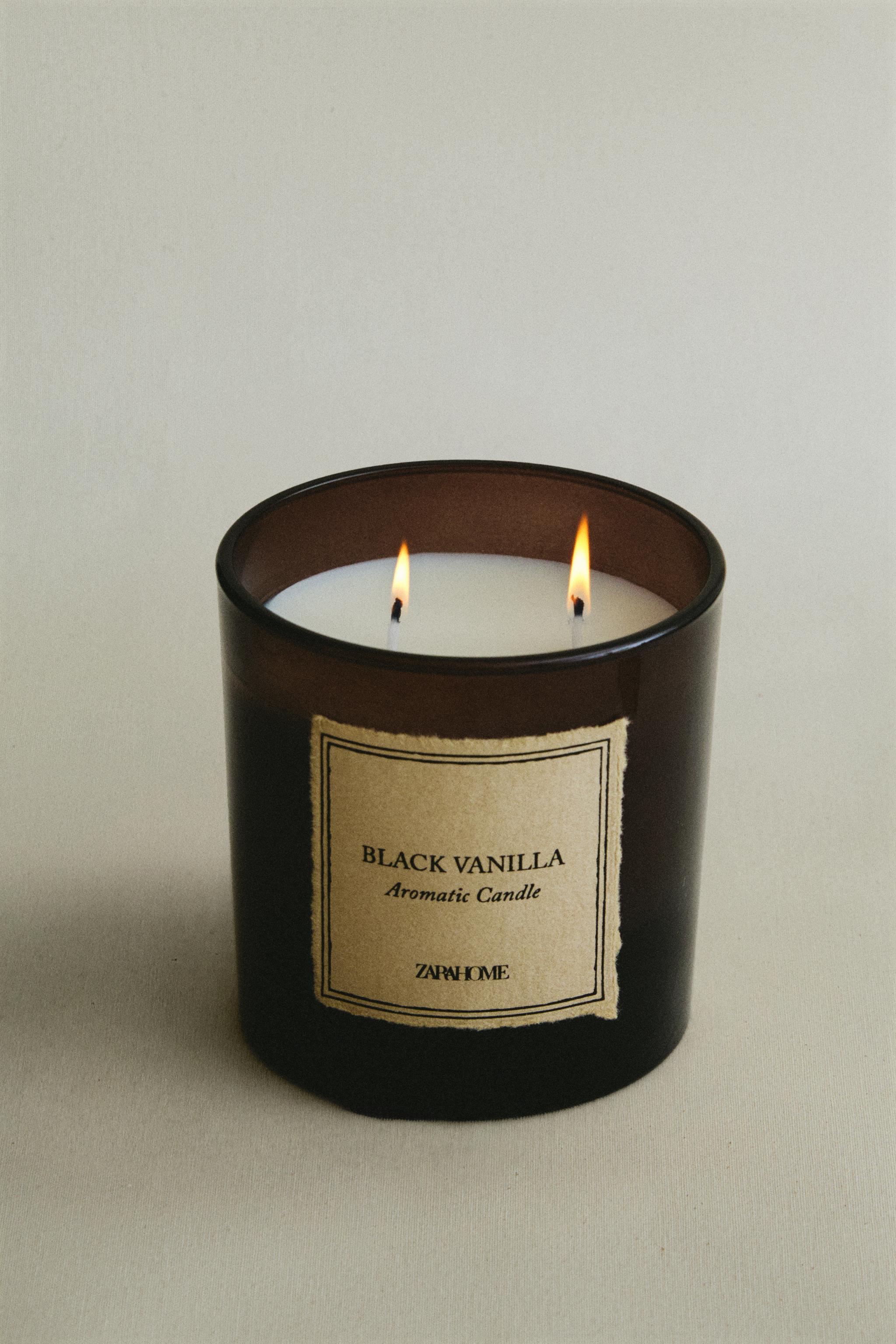 (350 G) BLACK VANILLA SCENTED CANDLE