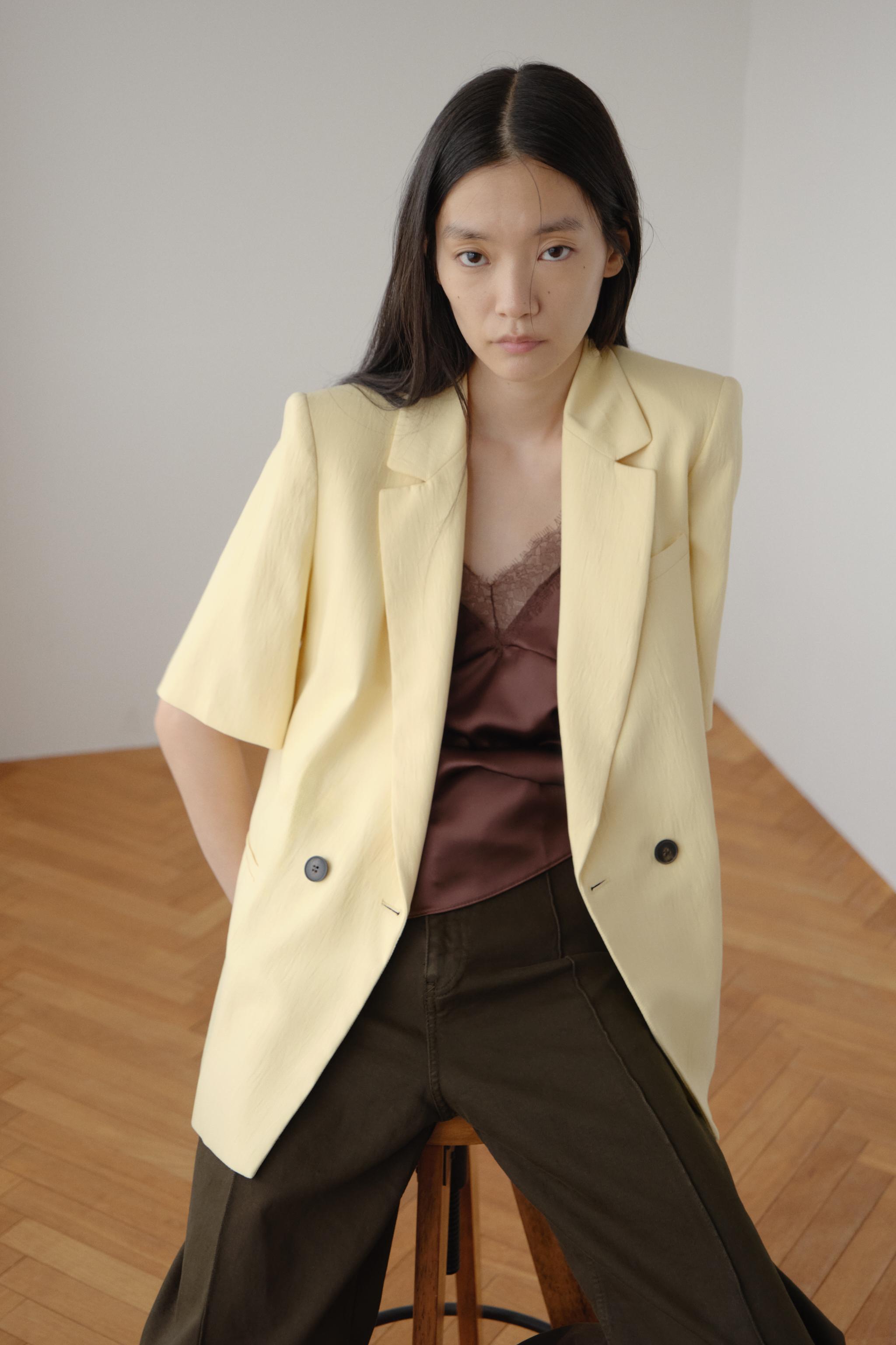 ショートスリーブテクスチャーブレザー - バター | ZARA Japan