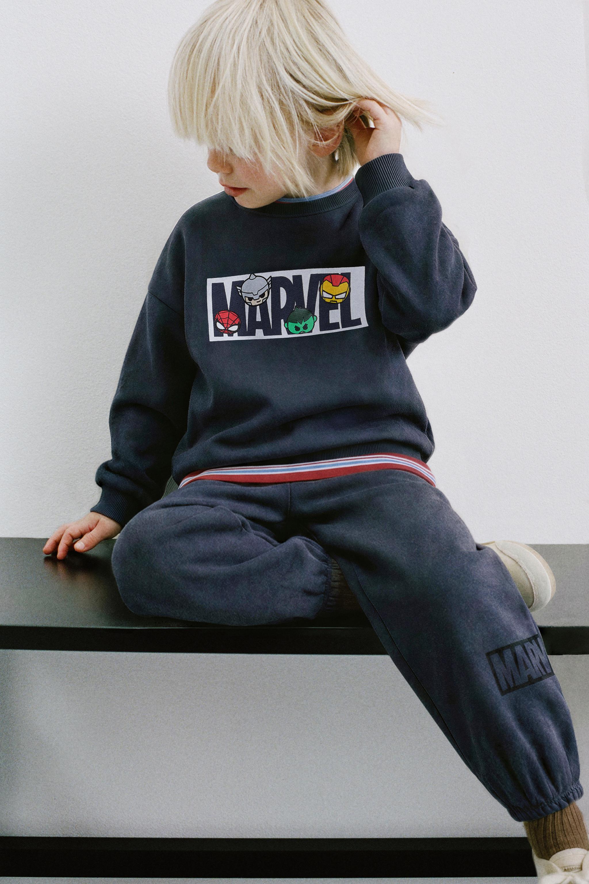 THE AVENGERS © MARVEL JOGGING SWEATSHIRT AND JOGGER PANTS SET