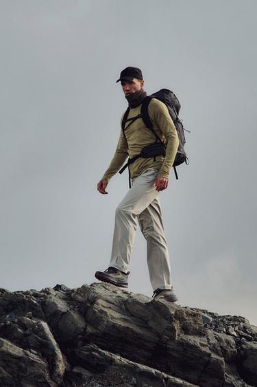 CAMISETA PRIMERA CAPA CON LANA - Aceite de Zara