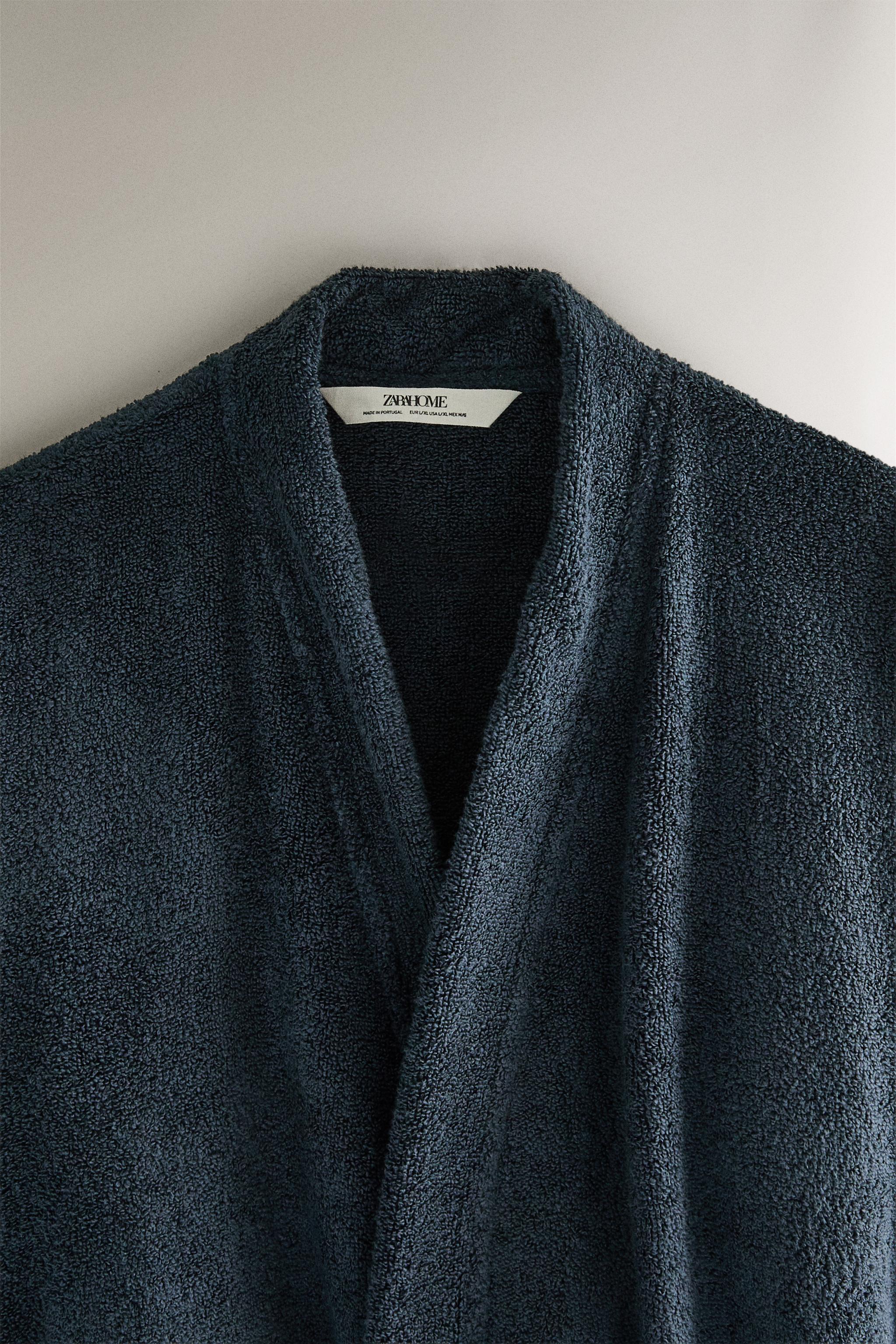 EXTRA SOFT BATHROBE WITH SCALLOPED EDGE (380 GxM²)