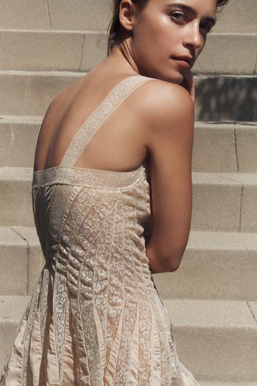 ROBE DENTELLE VOLANTS - Rose de Zara - Image 1
