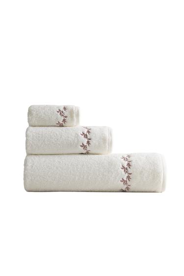PLANT EMBROIDERY BATH TOWEL - Pale pink by Zara