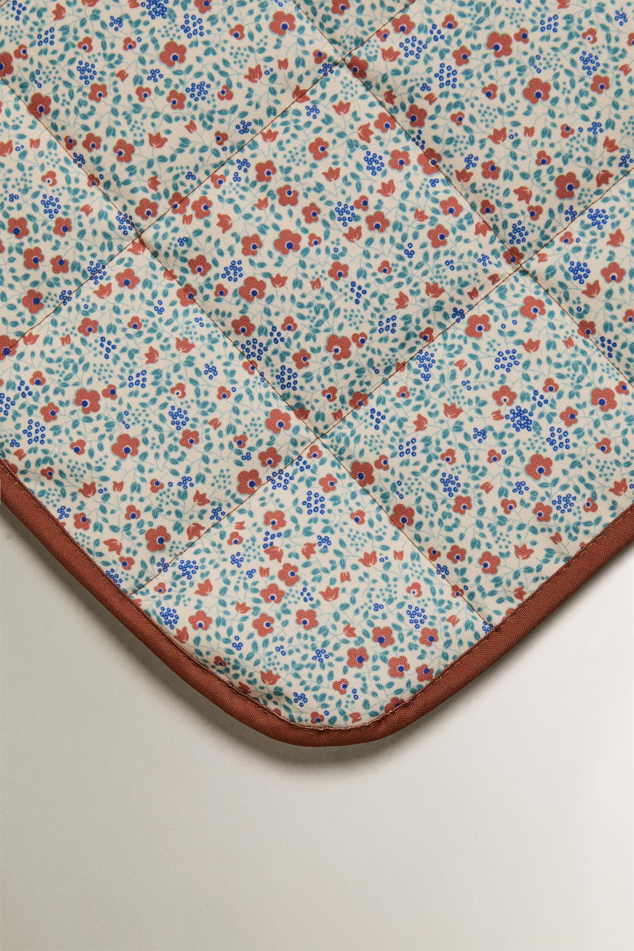 KIDS FLORAL BEACH BLANKET