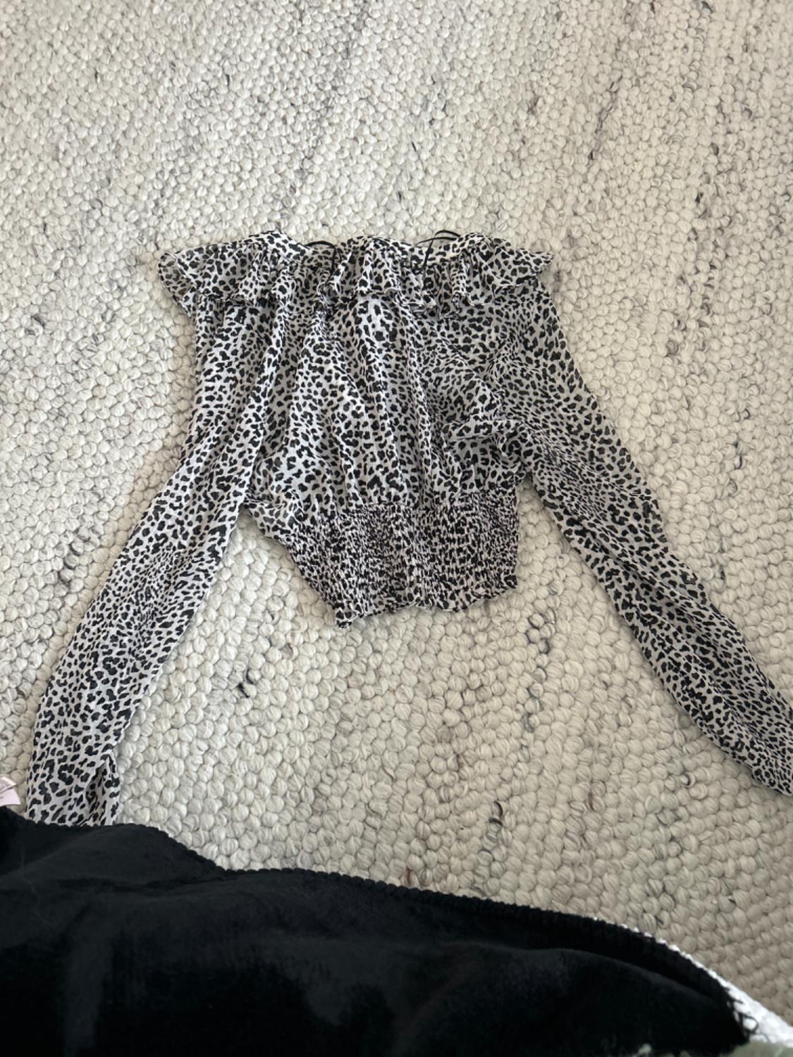 ANIMAL PRINT CROP TOP - Image 3