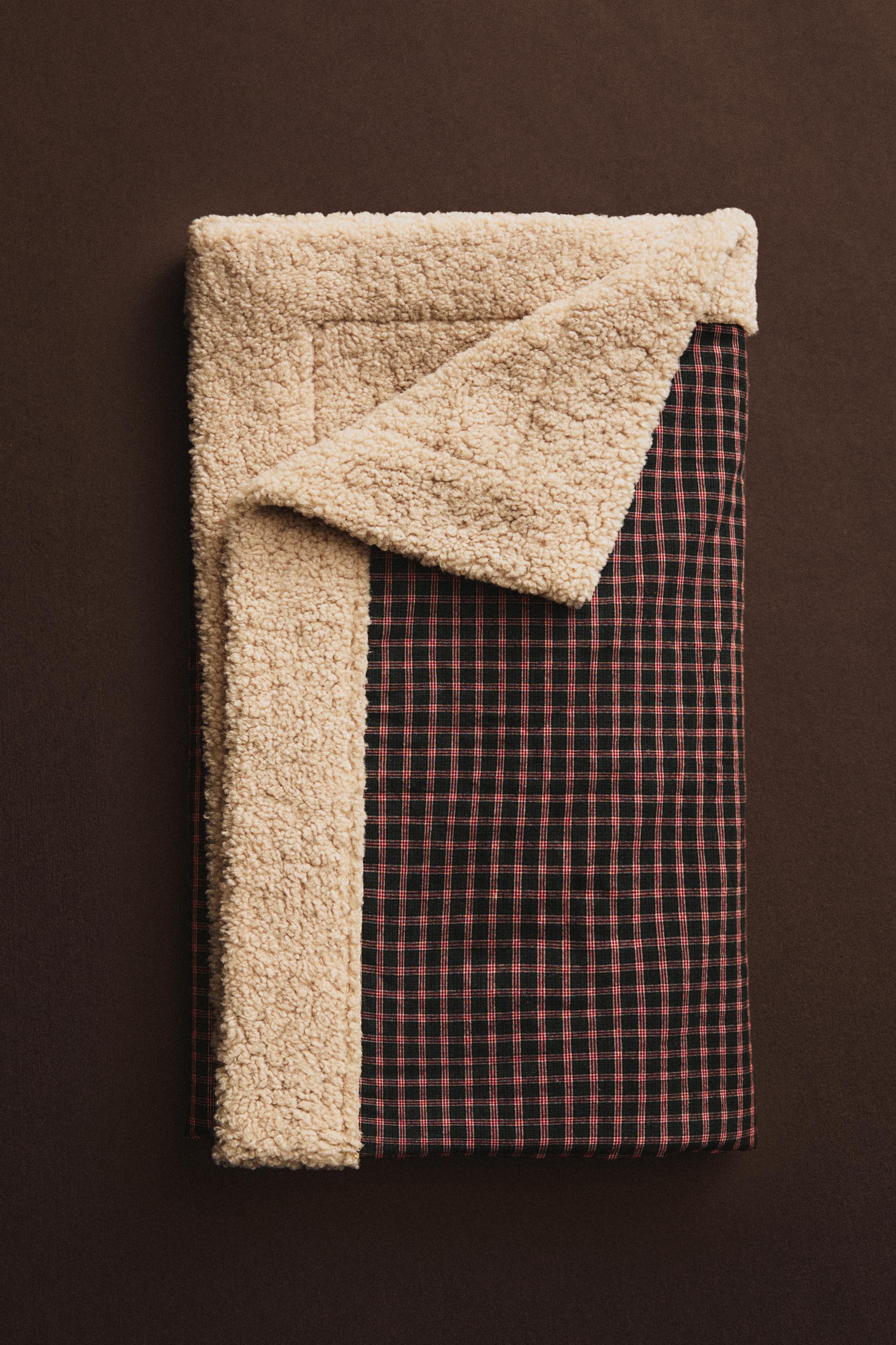 CHRISTMAS CHECK PET BLANKET