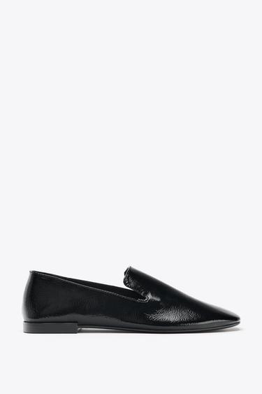 MOKASIN MED LAK-EFFEKT - Sort fra Zara