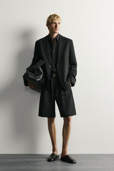 TEXTURED PLEATED TAILORED BERMUDA SHORTS - Black by Zara
