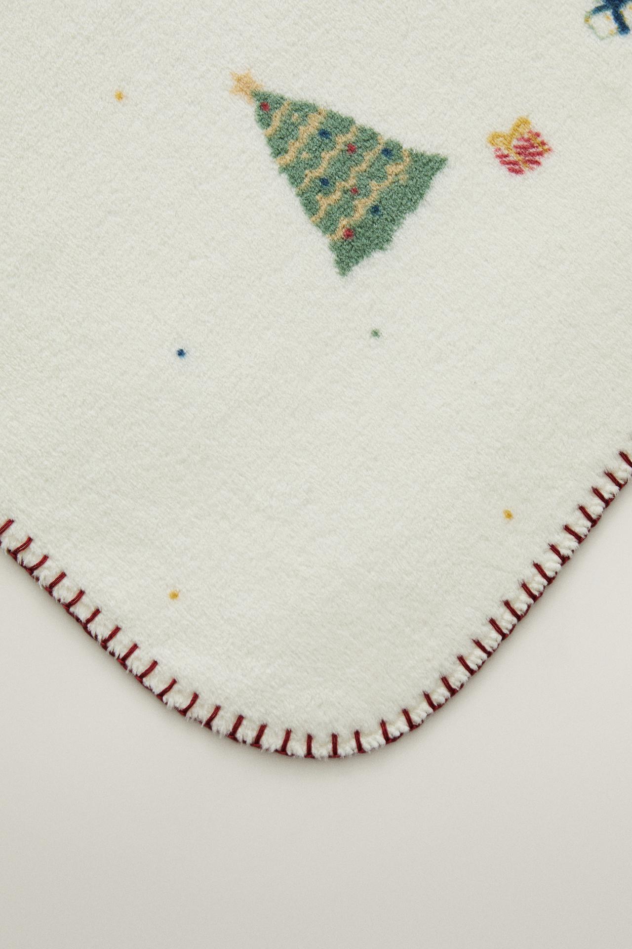 KIDS CHRISTMAS TREE BLANKET — Ecru