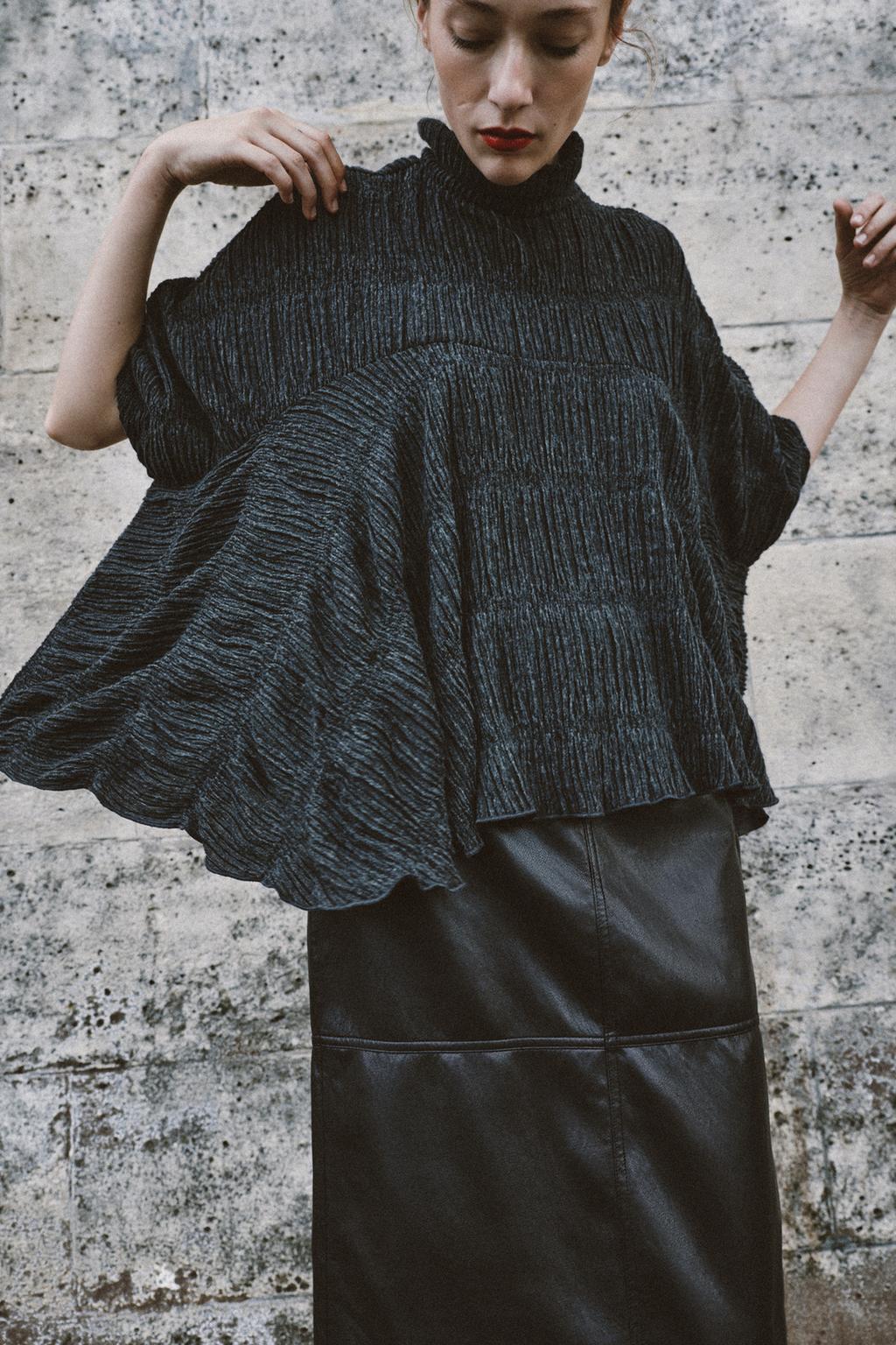 SOFT HIGH NECK CAPE TOP