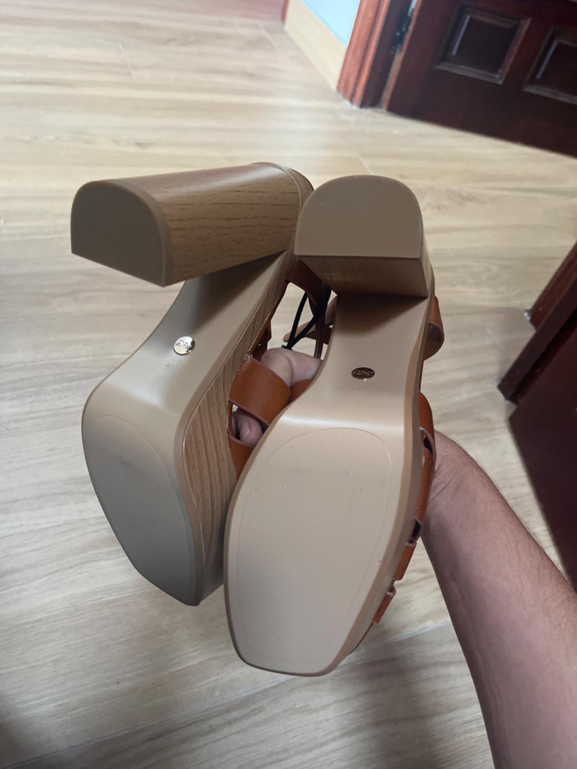 LEATHER BLOCK HEEL SANDALS - Image 3